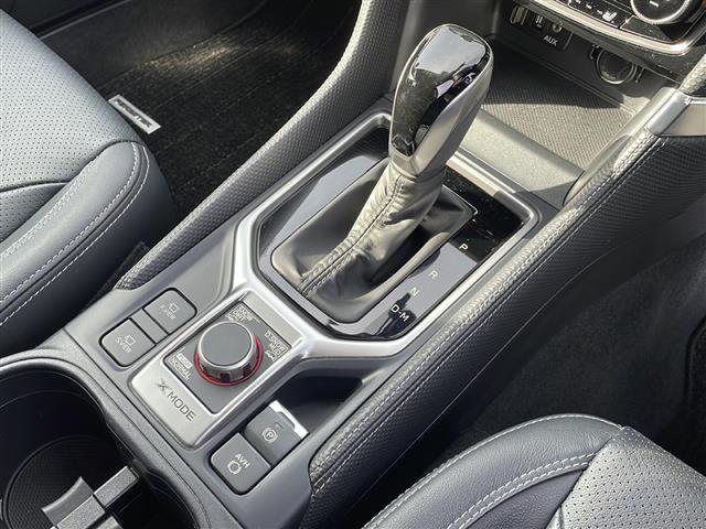 フォレスター アドバンス　純正ナビ／ＤＶＤ／ＳＤ／ＭＳＶ／ＢＴ／ＵＳＢ／フルセグ　Ｆ／Ｓ／Ｂカメラ　黒革　前席パワーシート　全席シートヒーター　純正１８インチＡＷ　純正ＬＥＤ　純正フォグ　オートライト　デジタルインナーミラー（8枚目）