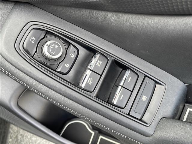 フォレスター アドバンス　純正ナビ／ＤＶＤ／ＳＤ／ＭＳＶ／ＢＴ／ＵＳＢ／フルセグ　Ｆ／Ｓ／Ｂカメラ　黒革　前席パワーシート　全席シートヒーター　純正１８インチＡＷ　純正ＬＥＤ　純正フォグ　オートライト　デジタルインナーミラー（13枚目）