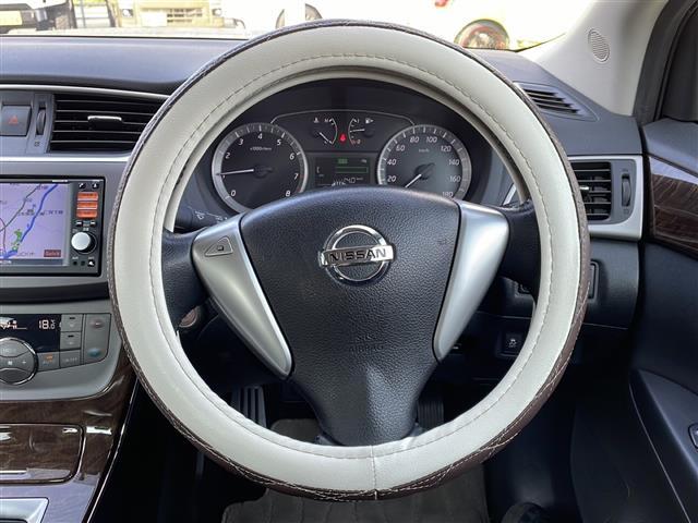 シルフィ Ｇ　純正ナビ／ＣＤ／ＳＤ／フルセグ　Ｂカメラ　純正ＨＩＤ　純正フォグ　オートライト　純正１６インチＡＷ　革巻ステア　横滑り防止　スマートキー　ドラレコ　フロアマット　ドアバイザー　ＥＴＣ（2枚目）