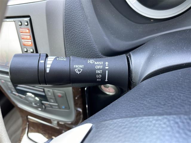 シルフィ Ｇ　純正ナビ／ＣＤ／ＳＤ／フルセグ　Ｂカメラ　純正ＨＩＤ　純正フォグ　オートライト　純正１６インチＡＷ　革巻ステア　横滑り防止　スマートキー　ドラレコ　フロアマット　ドアバイザー　ＥＴＣ（4枚目）