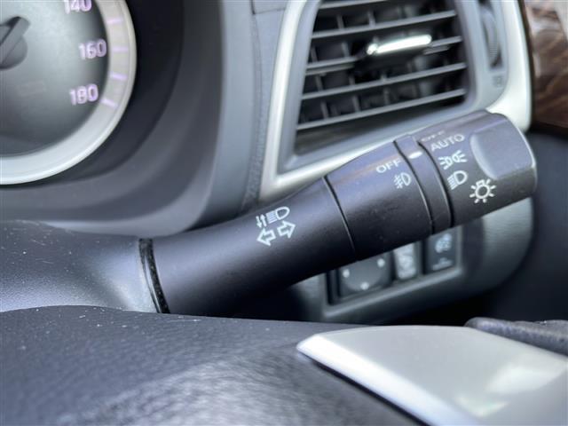 シルフィ Ｇ　純正ナビ／ＣＤ／ＳＤ／フルセグ　Ｂカメラ　純正ＨＩＤ　純正フォグ　オートライト　純正１６インチＡＷ　革巻ステア　横滑り防止　スマートキー　ドラレコ　フロアマット　ドアバイザー　ＥＴＣ（6枚目）