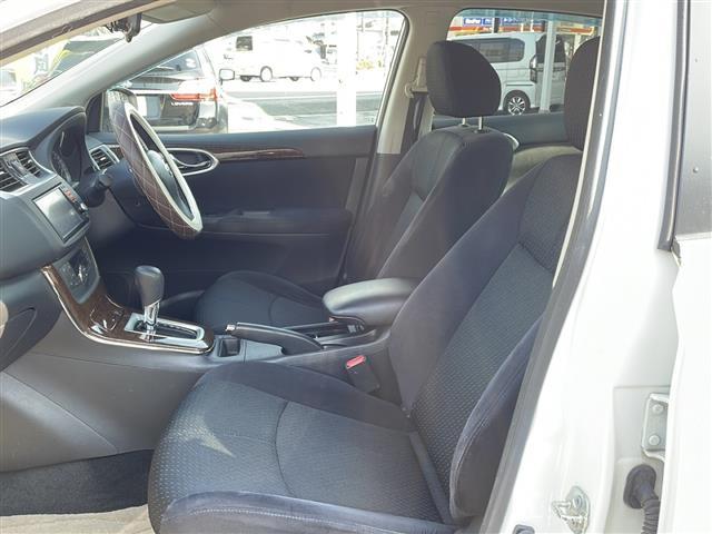 シルフィ Ｇ　純正ナビ／ＣＤ／ＳＤ／フルセグ　Ｂカメラ　純正ＨＩＤ　純正フォグ　オートライト　純正１６インチＡＷ　革巻ステア　横滑り防止　スマートキー　ドラレコ　フロアマット　ドアバイザー　ＥＴＣ（25枚目）