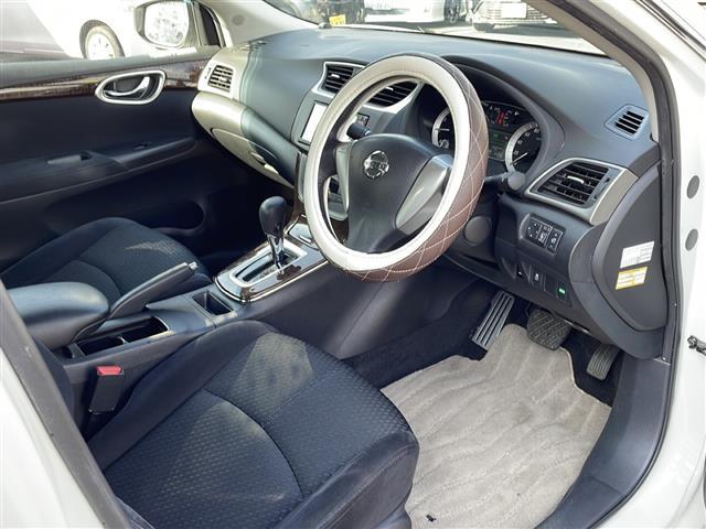 シルフィ Ｇ　純正ナビ／ＣＤ／ＳＤ／フルセグ　Ｂカメラ　純正ＨＩＤ　純正フォグ　オートライト　純正１６インチＡＷ　革巻ステア　横滑り防止　スマートキー　ドラレコ　フロアマット　ドアバイザー　ＥＴＣ（26枚目）