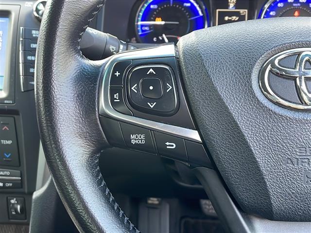 カムリ ハイブリッド　レザーパッケージ　純正ナビ／ＤＶＤ／ＢＤ／ＳＤ／ＭＳＶ／ＢＴ／ＵＳＢ／ＡＵＸ　純正フルセグ　Ｂカメラ　黒革　前席パワーシート　前席シートヒーター　純正ＨＩＤ　純正フォグ　オートライト　社外１８インチＡＷ　革巻ステア（4枚目）