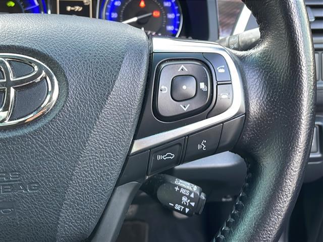 カムリ ハイブリッド　レザーパッケージ　純正ナビ／ＤＶＤ／ＢＤ／ＳＤ／ＭＳＶ／ＢＴ／ＵＳＢ／ＡＵＸ　純正フルセグ　Ｂカメラ　黒革　前席パワーシート　前席シートヒーター　純正ＨＩＤ　純正フォグ　オートライト　社外１８インチＡＷ　革巻ステア（5枚目）