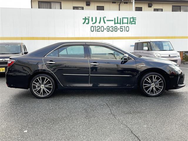 カムリ ハイブリッド　レザーパッケージ　純正ナビ／ＤＶＤ／ＢＤ／ＳＤ／ＭＳＶ／ＢＴ／ＵＳＢ／ＡＵＸ　純正フルセグ　Ｂカメラ　黒革　前席パワーシート　前席シートヒーター　純正ＨＩＤ　純正フォグ　オートライト　社外１８インチＡＷ　革巻ステア（33枚目）