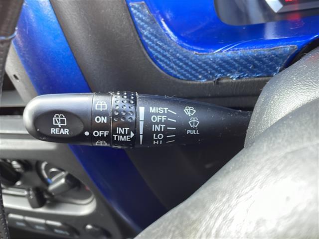 ジムニー ＸＣ　リフトアップ２インチ　社外１６インチＡＷ　社外バンパー　社外ヘッドライト　社外フォグランプ　社外テールランプ　社外カーボンボンネット　社外グリル　社外マフラー　純正キーレス　純正フロアマット（4枚目）