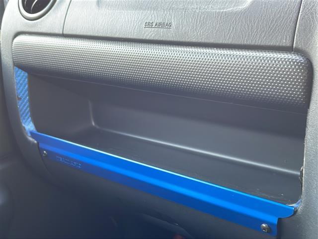 ジムニー ＸＣ　リフトアップ２インチ　社外１６インチＡＷ　社外バンパー　社外ヘッドライト　社外フォグランプ　社外テールランプ　社外カーボンボンネット　社外グリル　社外マフラー　純正キーレス　純正フロアマット（13枚目）