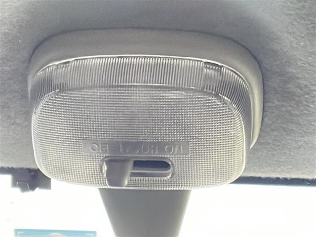 ジムニー ＸＣ　リフトアップ２インチ　社外１６インチＡＷ　社外バンパー　社外ヘッドライト　社外フォグランプ　社外テールランプ　社外カーボンボンネット　社外グリル　社外マフラー　純正キーレス　純正フロアマット（14枚目）