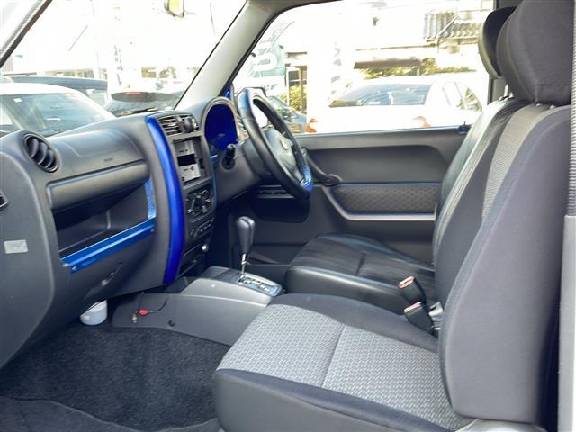 ジムニー ＸＣ　リフトアップ２インチ　社外１６インチＡＷ　社外バンパー　社外ヘッドライト　社外フォグランプ　社外テールランプ　社外カーボンボンネット　社外グリル　社外マフラー　純正キーレス　純正フロアマット（23枚目）