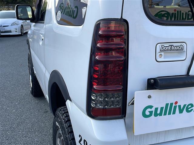 ジムニー ＸＣ　リフトアップ２インチ　社外１６インチＡＷ　社外バンパー　社外ヘッドライト　社外フォグランプ　社外テールランプ　社外カーボンボンネット　社外グリル　社外マフラー　純正キーレス　純正フロアマット（32枚目）