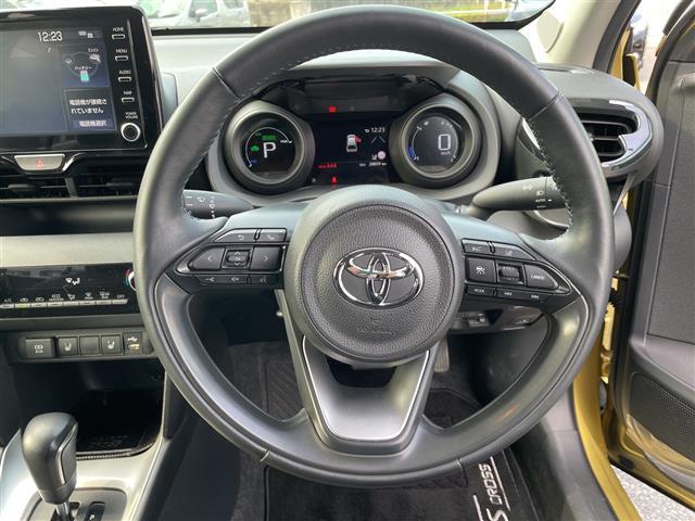 ヤリスクロス ハイブリッドG ワンオーナー 純正ディスプレイオーディオ Bluetooth MiraCast 全方位カメラ 前後ドライブレコーダー ビルトインETC 前席シートヒーター ステアリングヒーター LEDヘッドランプ(3枚目)