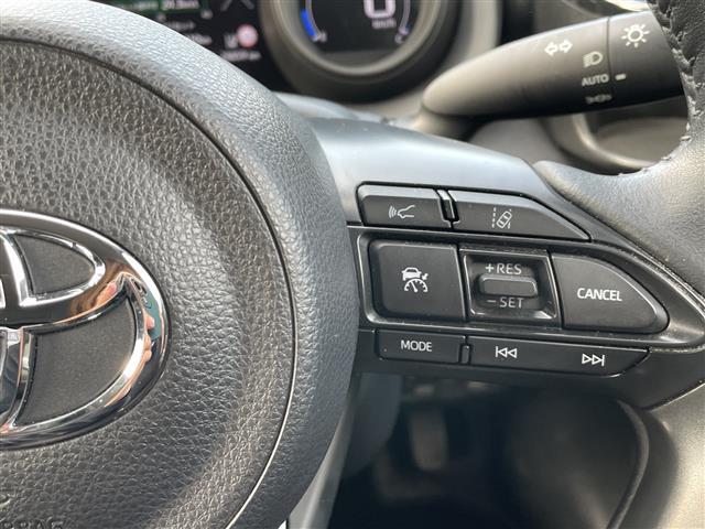 ヤリスクロス ハイブリッドG ワンオーナー 純正ディスプレイオーディオ Bluetooth MiraCast 全方位カメラ 前後ドライブレコーダー ビルトインETC 前席シートヒーター ステアリングヒーター LEDヘッドランプ(5枚目)