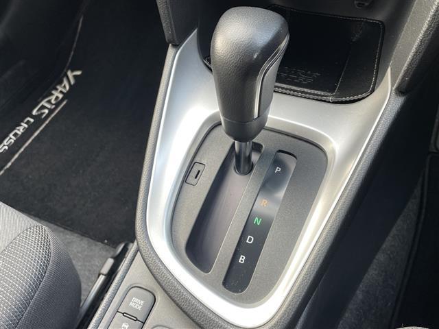 ヤリスクロス ハイブリッドG ワンオーナー 純正ディスプレイオーディオ Bluetooth MiraCast 全方位カメラ 前後ドライブレコーダー ビルトインETC 前席シートヒーター ステアリングヒーター LEDヘッドランプ(11枚目)