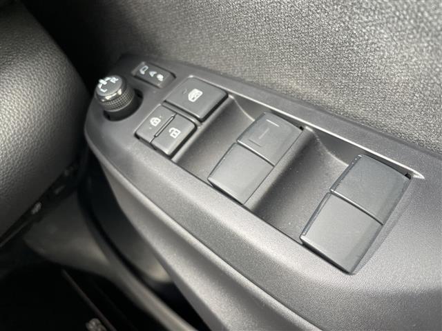 ヤリスクロス ハイブリッドG ワンオーナー 純正ディスプレイオーディオ Bluetooth MiraCast 全方位カメラ 前後ドライブレコーダー ビルトインETC 前席シートヒーター ステアリングヒーター LEDヘッドランプ(15枚目)