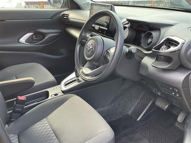 ヤリスクロス ハイブリッドG ワンオーナー 純正ディスプレイオーディオ Bluetooth MiraCast 全方位カメラ 前後ドライブレコーダー ビルトインETC 前席シートヒーター ステアリングヒーター LEDヘッドランプ(17枚目)