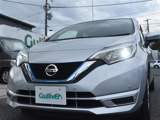 ノート e-パワー X Vセレクション アラウンドカメラ 運転席助手席エアバック Cソナー 寒冷地仕様 エアバッグ 横滑防止 地デジ BT接続 衝突被害軽減装置 Aライト LEDヘッドライト パワーウインドウ DVD ETC スマートキー(4枚目)