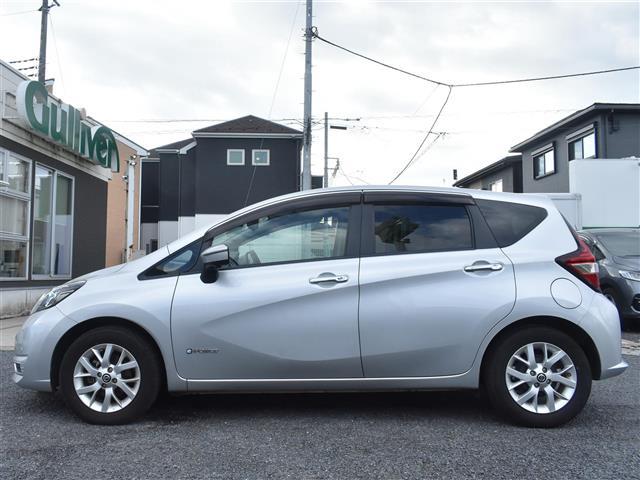 ノート e-パワー X Vセレクション アラウンドカメラ 運転席助手席エアバック Cソナー 寒冷地仕様 エアバッグ 横滑防止 地デジ BT接続 衝突被害軽減装置 Aライト LEDヘッドライト パワーウインドウ DVD ETC スマートキー(6枚目)