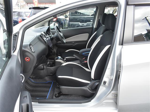 ノート e-パワー X Vセレクション アラウンドカメラ 運転席助手席エアバック Cソナー 寒冷地仕様 エアバッグ 横滑防止 地デジ BT接続 衝突被害軽減装置 Aライト LEDヘッドライト パワーウインドウ DVD ETC スマートキー(13枚目)