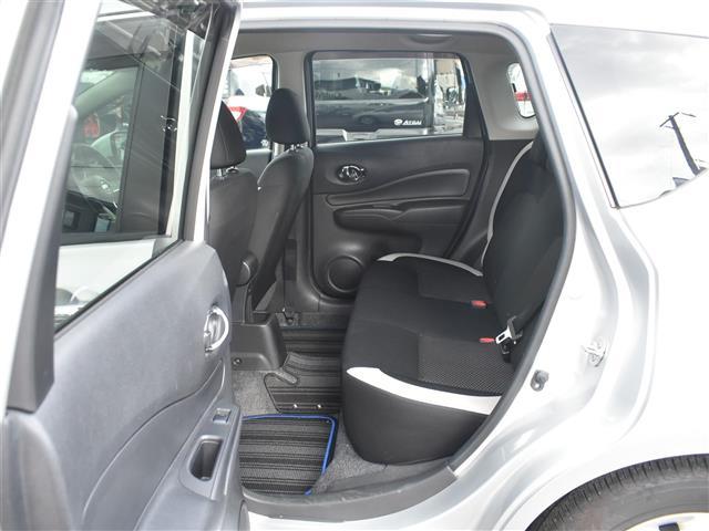 ノート e-パワー X Vセレクション アラウンドカメラ 運転席助手席エアバック Cソナー 寒冷地仕様 エアバッグ 横滑防止 地デジ BT接続 衝突被害軽減装置 Aライト LEDヘッドライト パワーウインドウ DVD ETC スマートキー(18枚目)