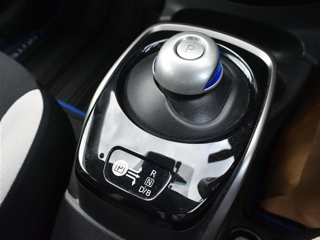 ノート e-パワー X Vセレクション アラウンドカメラ 運転席助手席エアバック Cソナー 寒冷地仕様 エアバッグ 横滑防止 地デジ BT接続 衝突被害軽減装置 Aライト LEDヘッドライト パワーウインドウ DVD ETC スマートキー(24枚目)
