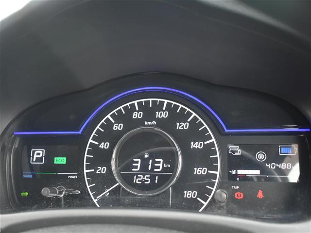 ノート e-パワー X Vセレクション アラウンドカメラ 運転席助手席エアバック Cソナー 寒冷地仕様 エアバッグ 横滑防止 地デジ BT接続 衝突被害軽減装置 Aライト LEDヘッドライト パワーウインドウ DVD ETC スマートキー(33枚目)