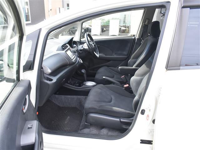 フィット 13G・スマートセレクション ファインスタイル ワンオーナー BTオーディオ 地デジTV ETC ドアバイザー インテリキー キーレス メモリナビ フルオートエアコン 1オーナー パワーウィンドウ 地デジTV ECON ETC オートライト(20枚目)