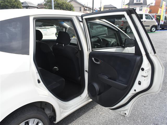 フィット 13G・スマートセレクション ファインスタイル ワンオーナー BTオーディオ 地デジTV ETC ドアバイザー インテリキー キーレス メモリナビ フルオートエアコン 1オーナー パワーウィンドウ 地デジTV ECON ETC オートライト(23枚目)