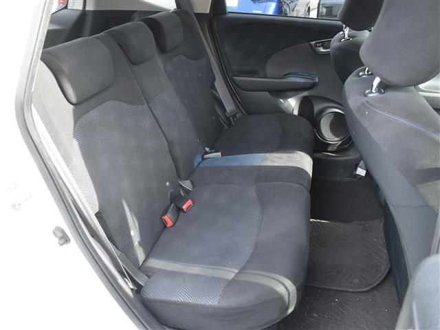 フィット 13G・スマートセレクション ファインスタイル ワンオーナー BTオーディオ 地デジTV ETC ドアバイザー インテリキー キーレス メモリナビ フルオートエアコン 1オーナー パワーウィンドウ 地デジTV ECON ETC オートライト(24枚目)