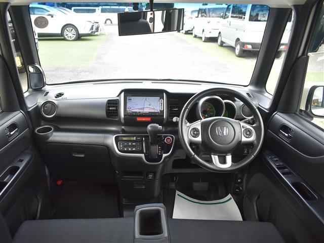 N-BOX G・Lパッケージ 両側パワスラ ETCバックカメラ ドアバイザー 両PSD I-STOP オートクルーズコントロール BTオーディオ カラーバックモニター 全席PW ナビテレビ 1セグ AAC 横滑り防止 DVD再生(3枚目)