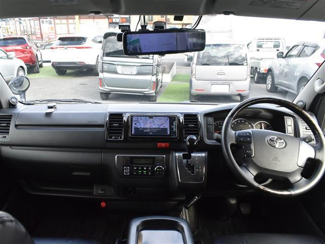 ハイエースバン スーパーＧＬ　ダークプライム　ベットキット　社外デジタルインナー　ＡＣ１００Ｖ　１００Ｗコンセント　両側スライド　ＢＴ接続　キーフリー　オートエアコン　Ｂカメ　パワーウィンド　ＬＥＤライト　パワーステアリング　オートライト　ＡＢＳ（3枚目）