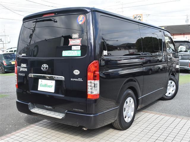 ハイエースバン スーパーＧＬ　ダークプライム　ベットキット　社外デジタルインナー　ＡＣ１００Ｖ　１００Ｗコンセント　両側スライド　ＢＴ接続　キーフリー　オートエアコン　Ｂカメ　パワーウィンド　ＬＥＤライト　パワーステアリング　オートライト　ＡＢＳ（4枚目）