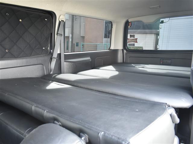 ハイエースバン スーパーＧＬ　ダークプライム　ベットキット　社外デジタルインナー　ＡＣ１００Ｖ　１００Ｗコンセント　両側スライド　ＢＴ接続　キーフリー　オートエアコン　Ｂカメ　パワーウィンド　ＬＥＤライト　パワーステアリング　オートライト　ＡＢＳ（6枚目）