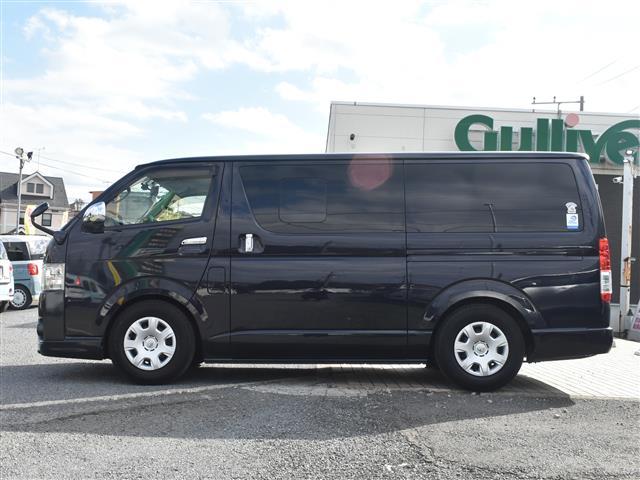 ハイエースバン スーパーＧＬ　ダークプライム　ベットキット　社外デジタルインナー　ＡＣ１００Ｖ　１００Ｗコンセント　両側スライド　ＢＴ接続　キーフリー　オートエアコン　Ｂカメ　パワーウィンド　ＬＥＤライト　パワーステアリング　オートライト　ＡＢＳ（10枚目）