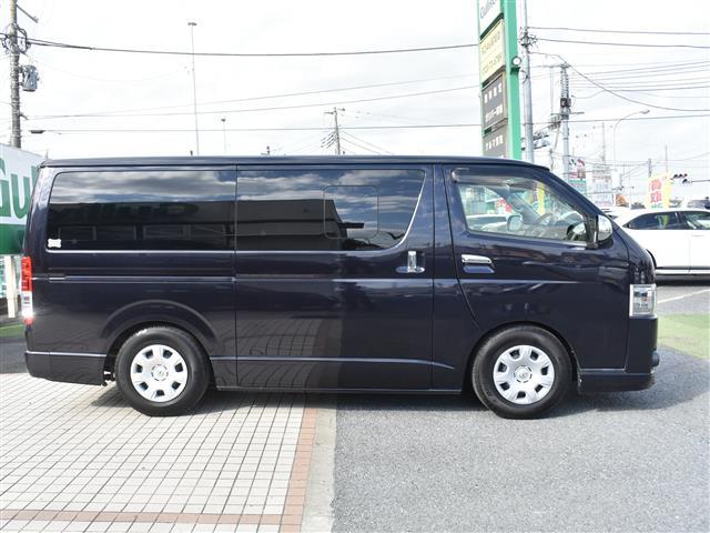 ハイエースバン スーパーＧＬ　ダークプライム　ベットキット　社外デジタルインナー　ＡＣ１００Ｖ　１００Ｗコンセント　両側スライド　ＢＴ接続　キーフリー　オートエアコン　Ｂカメ　パワーウィンド　ＬＥＤライト　パワーステアリング　オートライト　ＡＢＳ（12枚目）