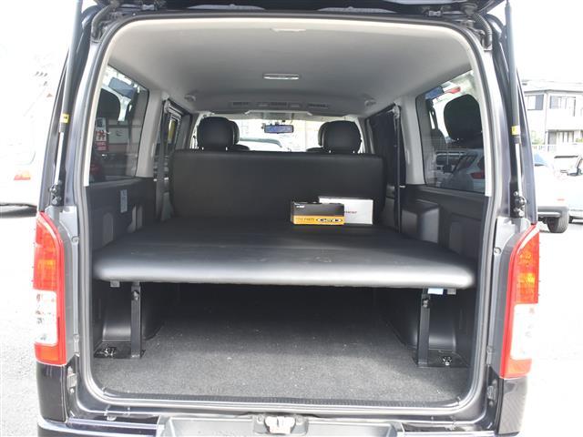 ハイエースバン スーパーＧＬ　ダークプライム　ベットキット　社外デジタルインナー　ＡＣ１００Ｖ　１００Ｗコンセント　両側スライド　ＢＴ接続　キーフリー　オートエアコン　Ｂカメ　パワーウィンド　ＬＥＤライト　パワーステアリング　オートライト　ＡＢＳ（14枚目）