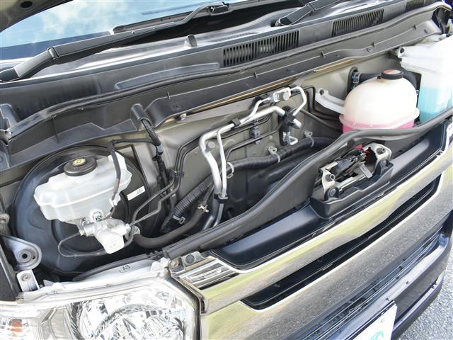 ハイエースバン スーパーＧＬ　ダークプライム　ベットキット　社外デジタルインナー　ＡＣ１００Ｖ　１００Ｗコンセント　両側スライド　ＢＴ接続　キーフリー　オートエアコン　Ｂカメ　パワーウィンド　ＬＥＤライト　パワーステアリング　オートライト　ＡＢＳ（20枚目）