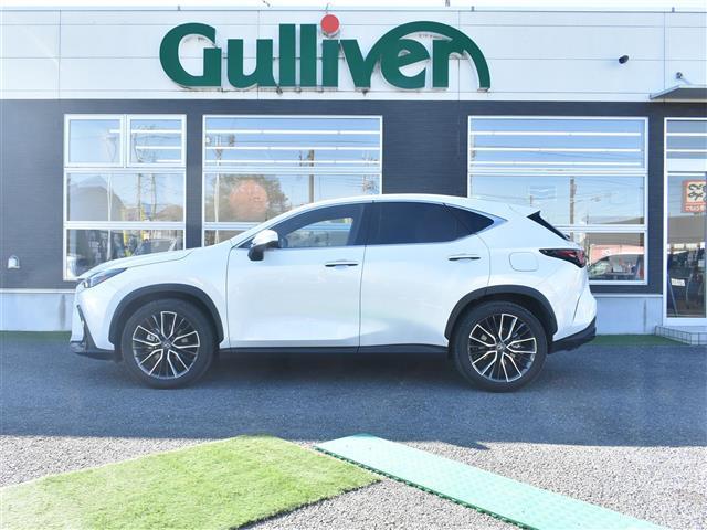 ＮＸ ＮＸ３５０ｈ　カラーヘッドアップ　ＢＳＭ　ＥＴＣ２．０　スマートキー　プリクラッシュセーフティ　フルセグＴＶ　ＡＣＣ　Ｂｌｕｅｔｏｏｔｈ　Ｐバックドア　オートライト　サイドエアバッグ　パノラマＭ　メモリーナビ（3枚目）