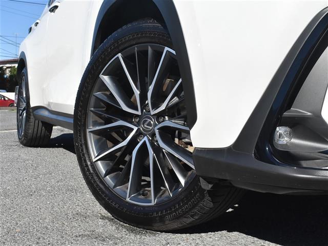 ＮＸ ＮＸ３５０ｈ　カラーヘッドアップ　ＢＳＭ　ＥＴＣ２．０　スマートキー　プリクラッシュセーフティ　フルセグＴＶ　ＡＣＣ　Ｂｌｕｅｔｏｏｔｈ　Ｐバックドア　オートライト　サイドエアバッグ　パノラマＭ　メモリーナビ（13枚目）