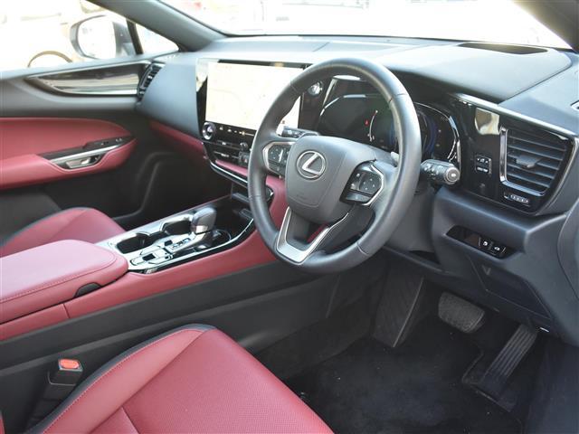 ＮＸ ＮＸ３５０ｈ　カラーヘッドアップ　ＢＳＭ　ＥＴＣ２．０　スマートキー　プリクラッシュセーフティ　フルセグＴＶ　ＡＣＣ　Ｂｌｕｅｔｏｏｔｈ　Ｐバックドア　オートライト　サイドエアバッグ　パノラマＭ　メモリーナビ（18枚目）