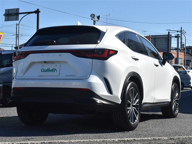 ＮＸ ＮＸ３５０ｈ　カラーヘッドアップ　ＢＳＭ　ＥＴＣ２．０　スマートキー　プリクラッシュセーフティ　フルセグＴＶ　ＡＣＣ　Ｂｌｕｅｔｏｏｔｈ　Ｐバックドア　オートライト　サイドエアバッグ　パノラマＭ　メモリーナビ（19枚目）