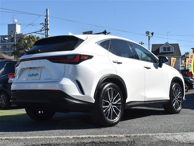 ＮＸ ＮＸ３５０ｈ　カラーヘッドアップ　ＢＳＭ　ＥＴＣ２．０　スマートキー　プリクラッシュセーフティ　フルセグＴＶ　ＡＣＣ　Ｂｌｕｅｔｏｏｔｈ　Ｐバックドア　オートライト　サイドエアバッグ　パノラマＭ　メモリーナビ（24枚目）