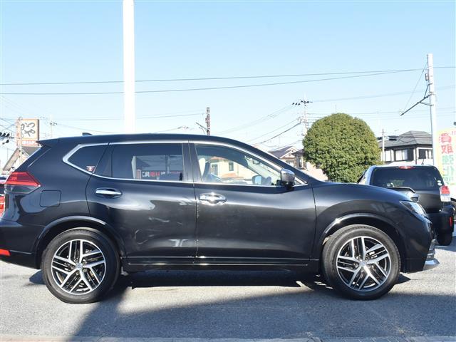 エクストレイル モード・プレミア　ハイコントラストインテリア　９インチナビ　アラウンドビュー　ＥＴＣ　アイドリングストップ　パワーウィンドウ　フルセグＴＶ　衝突被害軽減システム　ＬＥＤヘッドランプ　レザーシート　４ＷＤ　パワーバックドア　スマートキー　ＥＴＣ（14枚目）