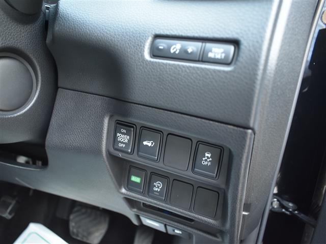 エクストレイル モード・プレミア　ハイコントラストインテリア　９インチナビ　アラウンドビュー　ＥＴＣ　アイドリングストップ　パワーウィンドウ　フルセグＴＶ　衝突被害軽減システム　ＬＥＤヘッドランプ　レザーシート　４ＷＤ　パワーバックドア　スマートキー　ＥＴＣ（21枚目）