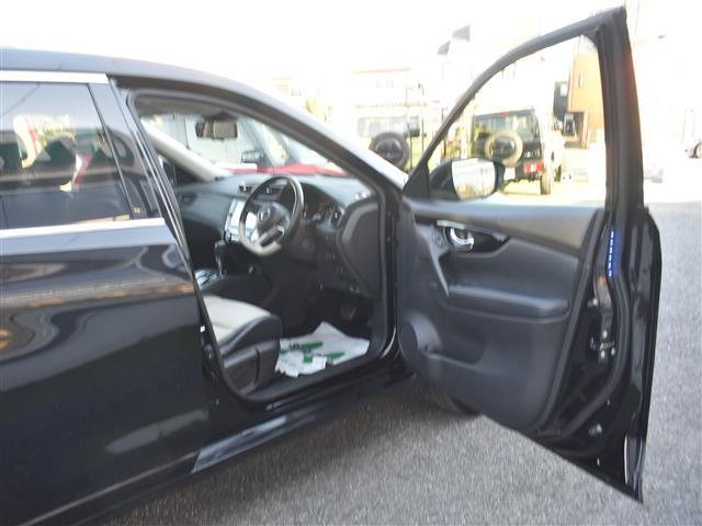 エクストレイル モード・プレミア　ハイコントラストインテリア　９インチナビ　アラウンドビュー　ＥＴＣ　アイドリングストップ　パワーウィンドウ　フルセグＴＶ　衝突被害軽減システム　ＬＥＤヘッドランプ　レザーシート　４ＷＤ　パワーバックドア　スマートキー　ＥＴＣ（30枚目）