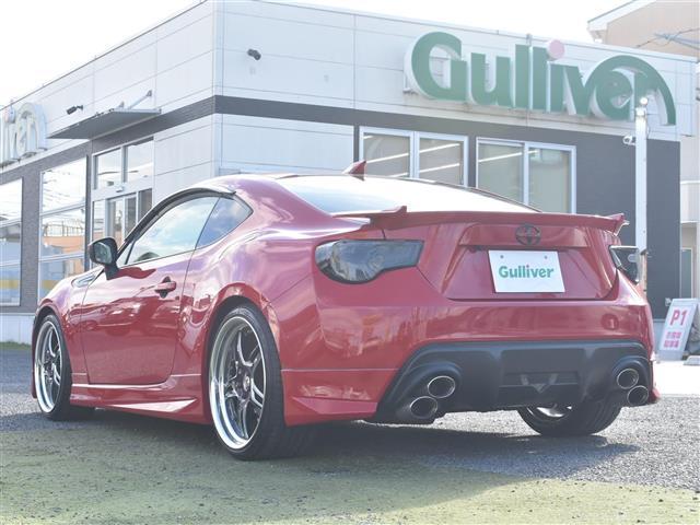 ８６ ＧＴリミテッド　スマキ－　シートヒータ　ＢＴ接続　ＥＴＣ付き　キーレスアクセス　横滑り防止機能　Ｗエアバック　オートエアコン　ローダウン　ＡＢＳ　エアバック　オートライト　パワーウィンドウ　パワーステアリング　Ｂモニ（4枚目）