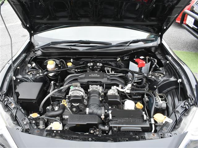 ８６ ＧＴ　純正２本出しマフラー　１７インチアルミ　ＥＴＣ　ブルートゥースオーディオ　キーフリ　ローダウン　地デジ　スマートキ－　ＥＴＣ車載器　ＶＳＡ　オートエアコン　サイドＳＲＳ　助手席エアバッグ　オートライト（12枚目）