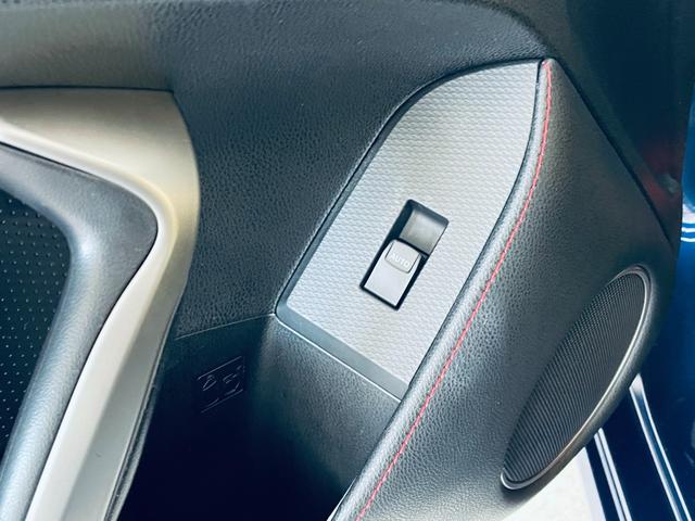 S 純正SDナビ ETC ハーフレザーシート 6速MT フルセグTV Bluetooth DVD再生 スマートキー プッシュスタート シートヒーター 革巻きステアリング リアスポイラー オートライト(61枚目)