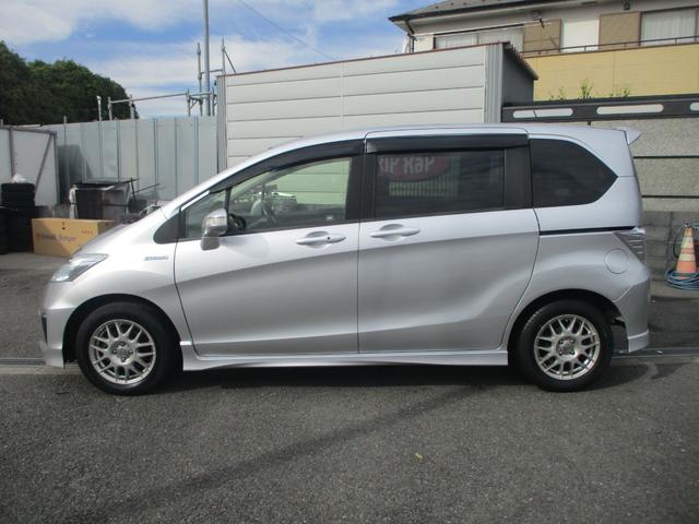 フリードハイブリッド ジャストセレクション オートクルーズコントロール スマートキー 電動スライドドア ディスプレイオーディオ ETC ECON機能 横滑り防止安全装備 ウォークスルー 3列シート7人乗り(41枚目)