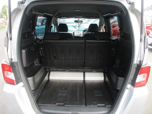 フリードスパイク G ジャストセレクション 純正オプションルーフィンサイドレール HIDライト ETC 純正ナビ TV USB 外部オーディオ接続 フルフラットシート(6枚目)